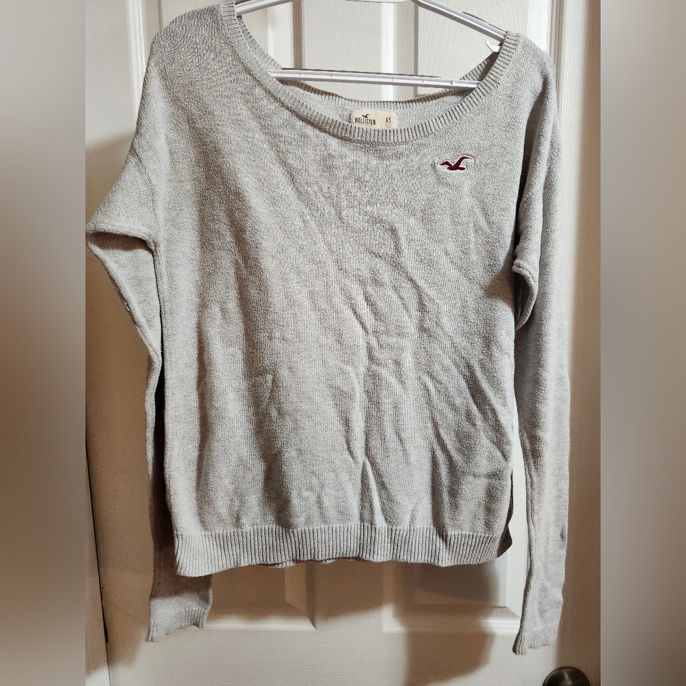 Hosteller sweater